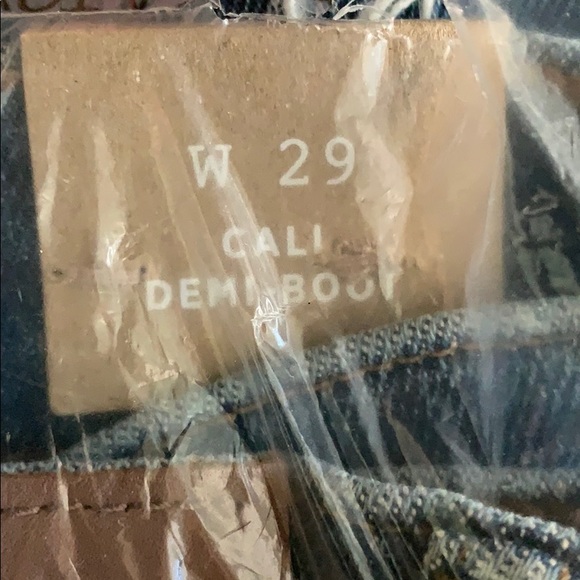 Madewell Cali Demi-boot Jeans in Fleetwood Wash - Picture 10 of 10